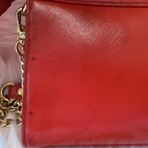 MCM red mini bag with gold chain hand strap and removable crossbody chain strap - Picture 4 of 16